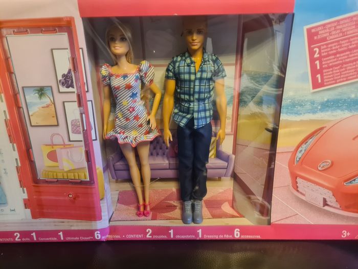 Tres gros coffret barbie dressing et décapotable NEUF - photo numéro 3