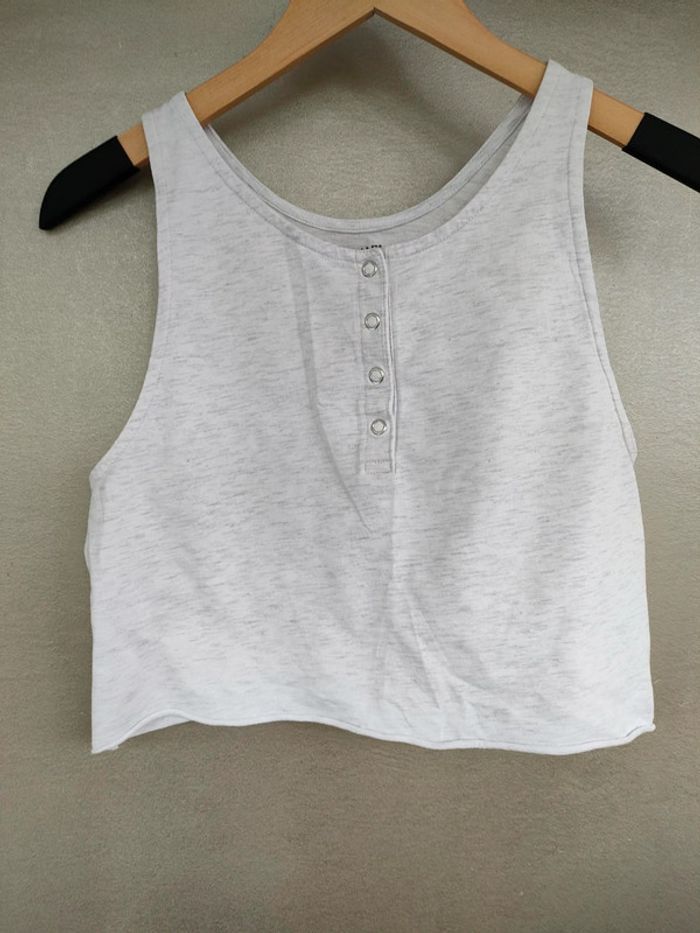 *Crop top gris - photo numéro 3