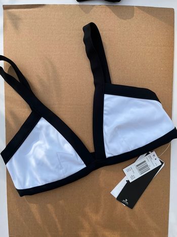 Haut de maillot blanc et noir