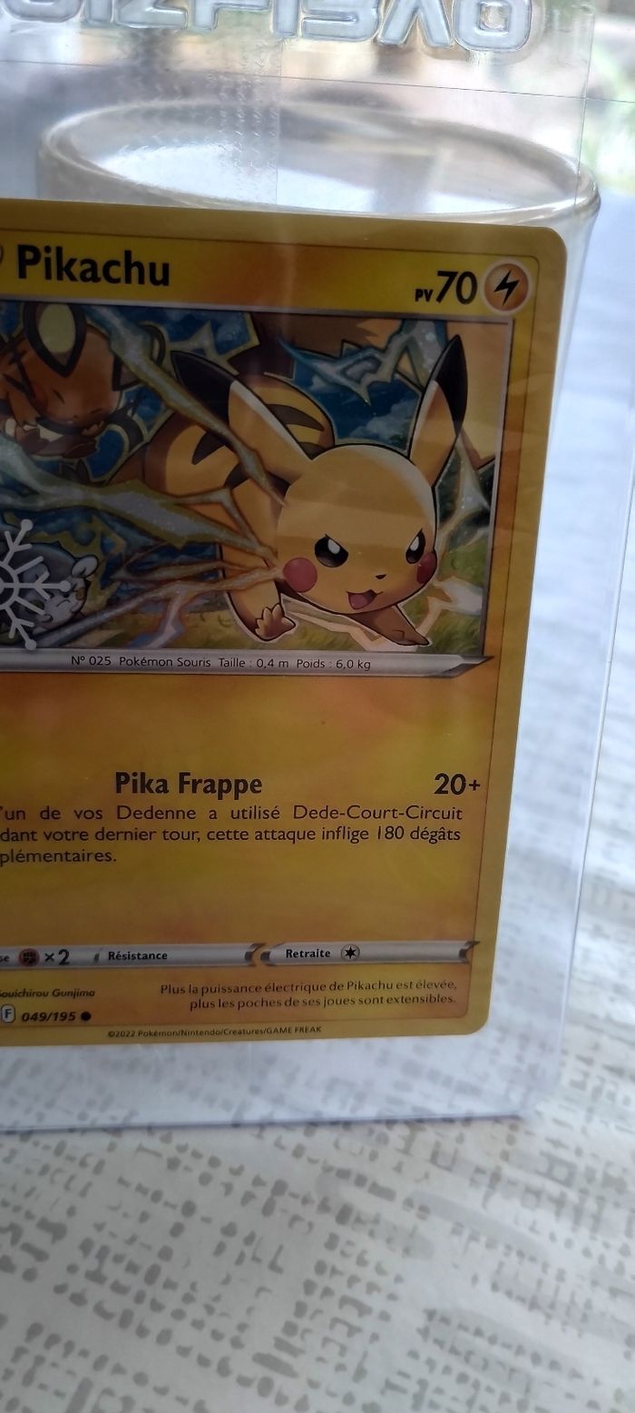 Carte pokémon Pikachu - photo numéro 2
