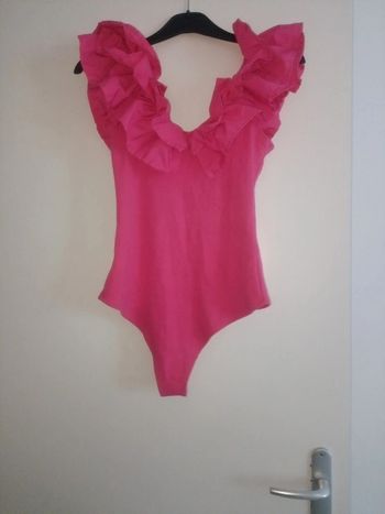 Body à froufrous