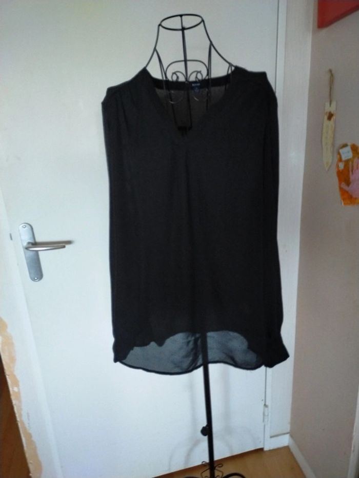 Jolie blouse transparente et bon état - photo numéro 3