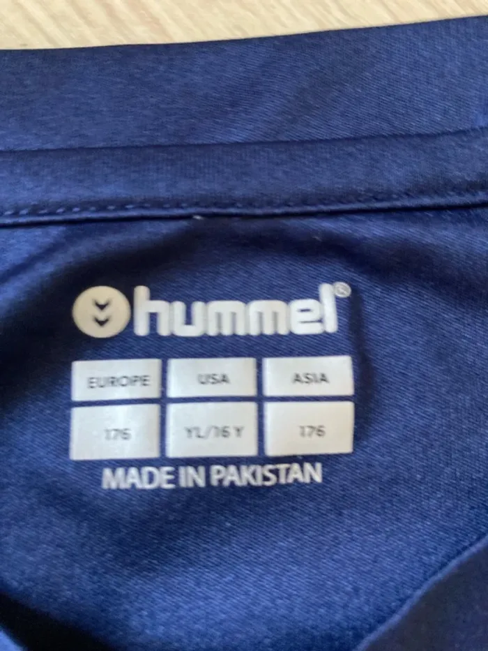 Ensemble short et t-shirt Hummel 16 ans neuf - photo numéro 4