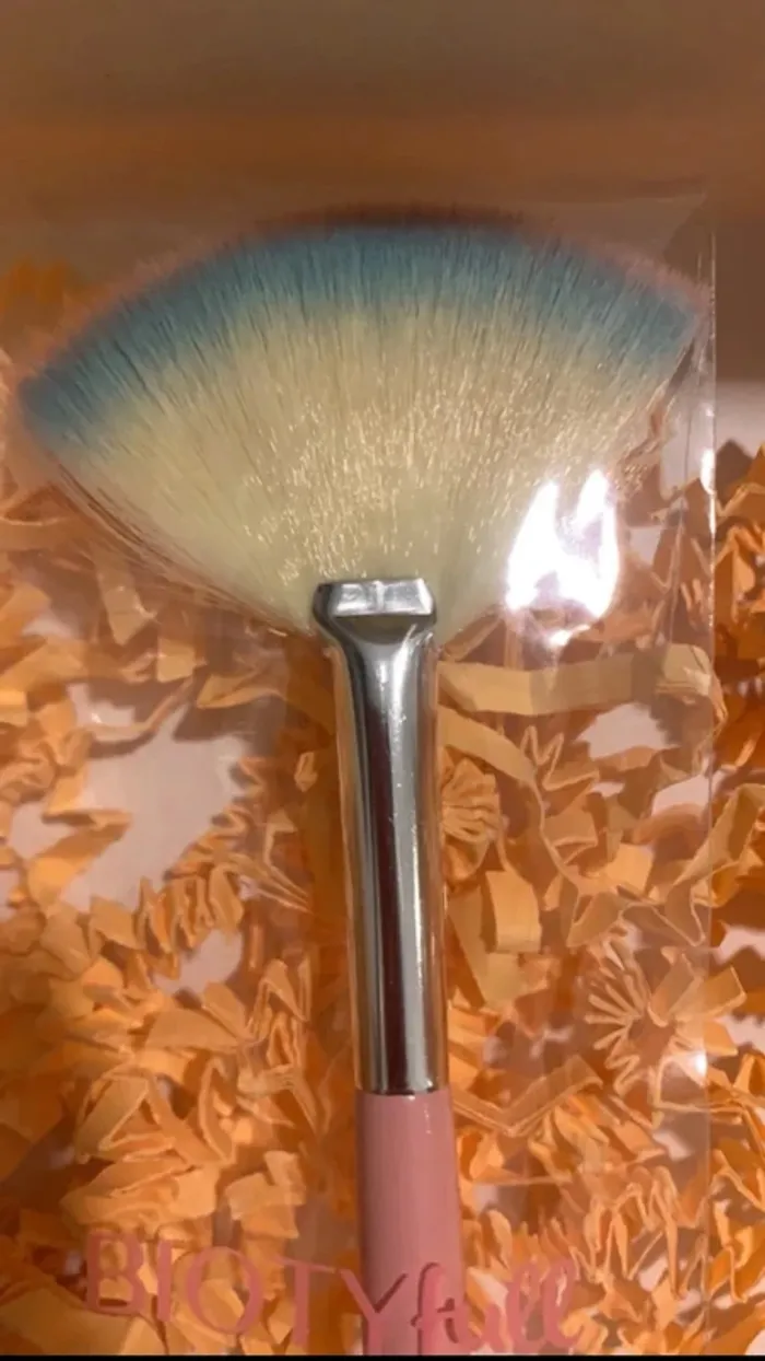 Mascara noir "on papillonne - carnaval de Venise" - photo numéro 5
