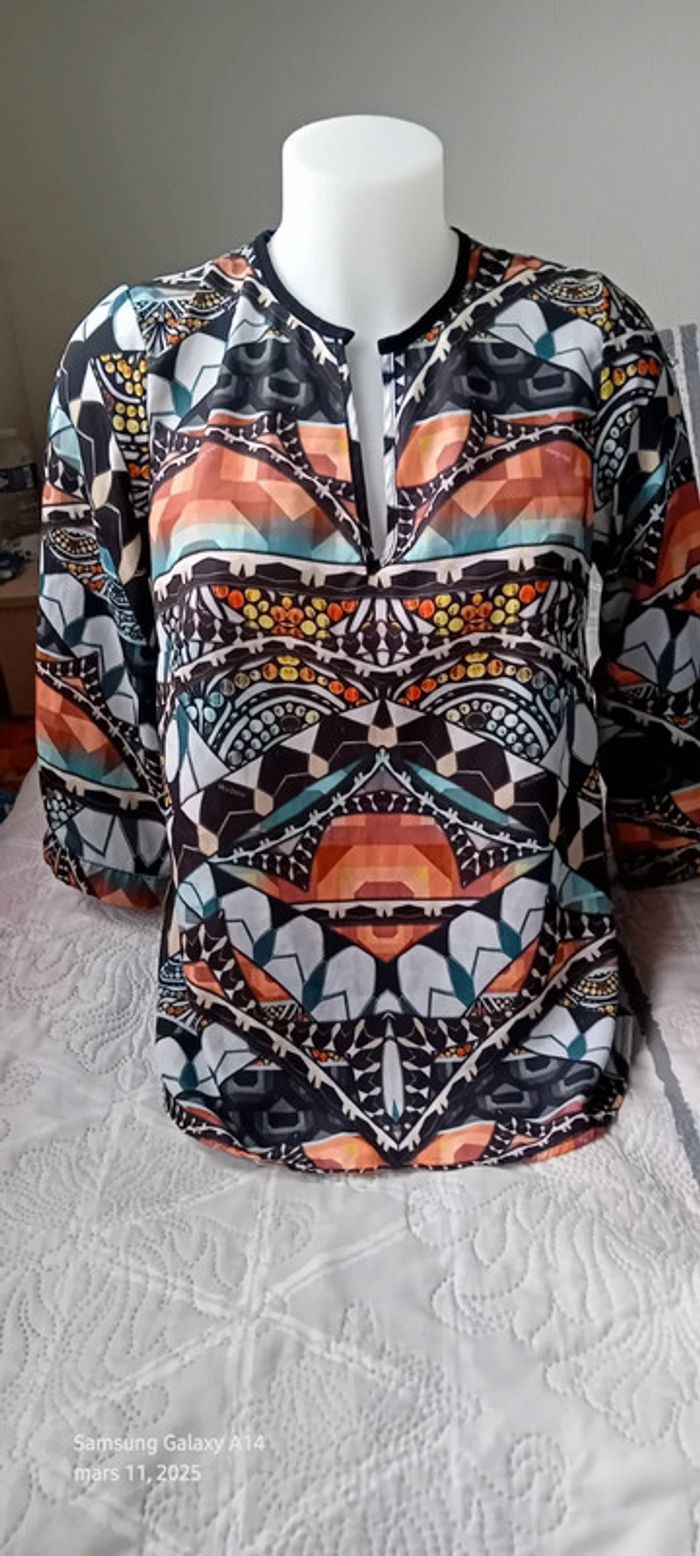 Haut col V aspect soie motif ethnique femme 38/40 vlcs dolce - photo numéro 3