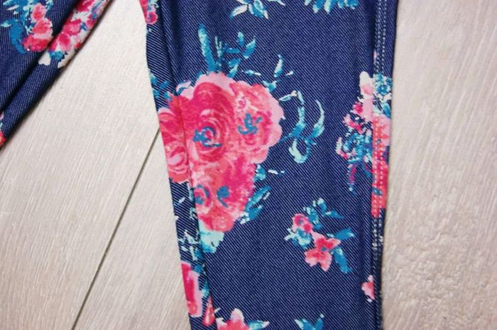 Leggins bleu et fleur rose. 4ans fille. Marque Orchestra - photo numéro 2