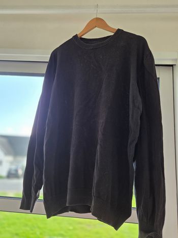 Pull noir