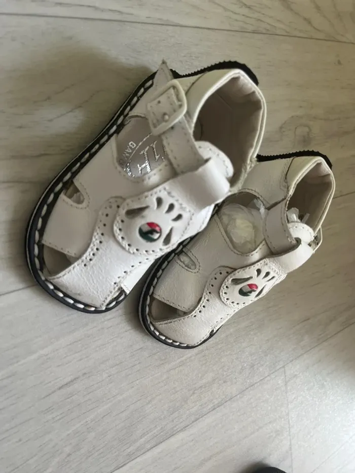 Sandale 20 pointues bébé - photo numéro 2