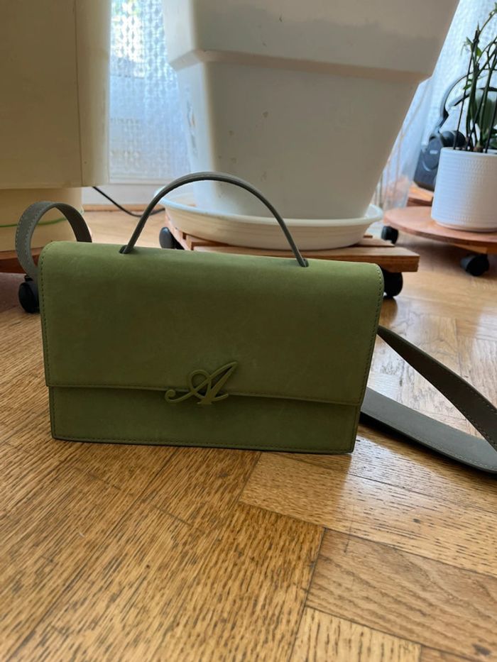 Petit sac vert marque arigato Très bon état