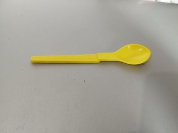 Cuillère forme z Tupperware