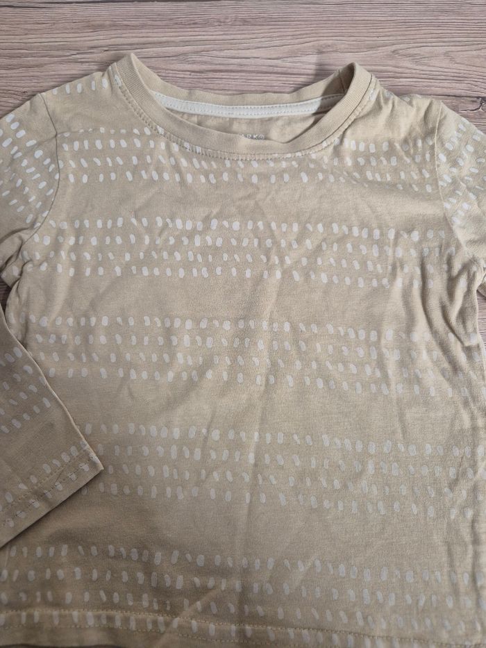 T-shirt taille 18 mois primark - photo numéro 2