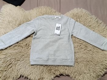 Sweat gris neuf