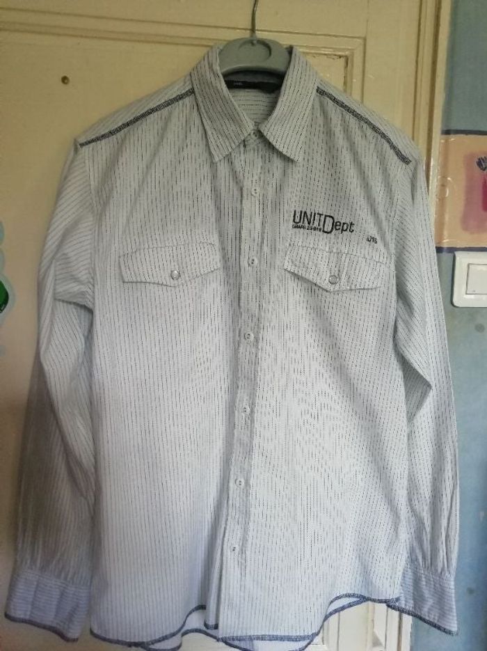 Chemise blanche rayée bleue, marque H&Lewis, taille M