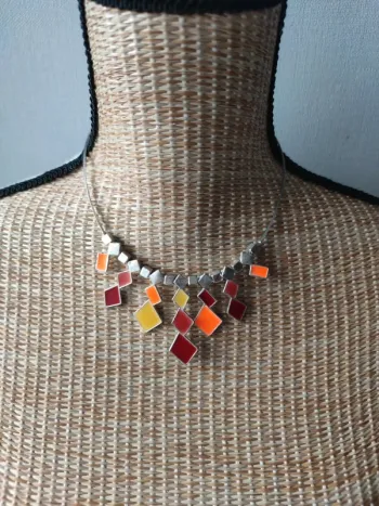 Collier femme neuf