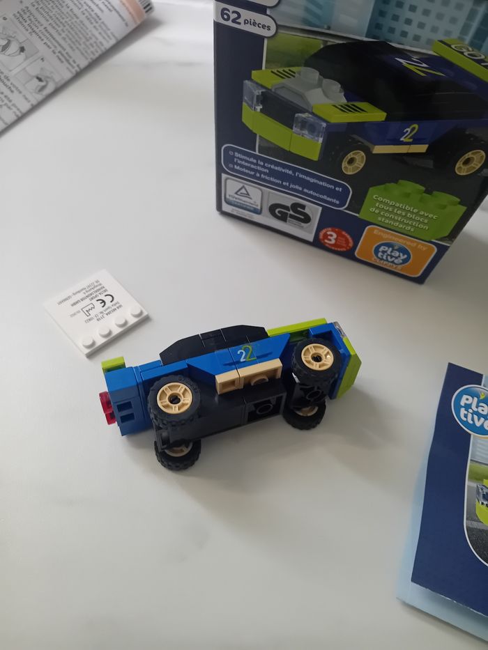 Voiture a construite lego - photo numéro 3