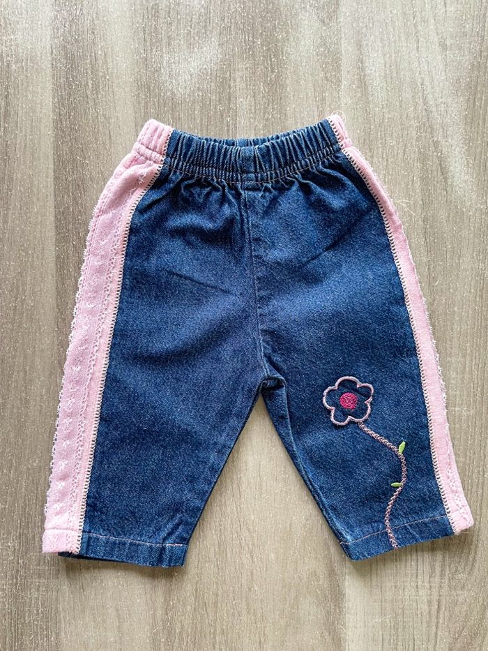 Pantalon en jean fleur brodée bébé fille taille 3 mois