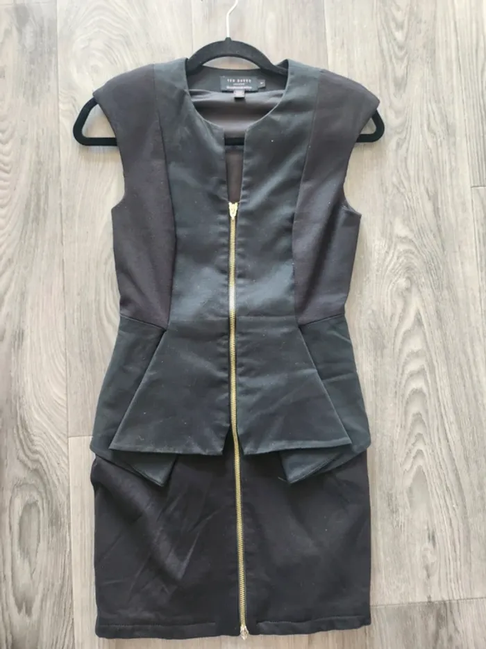 Robe Ted Baker