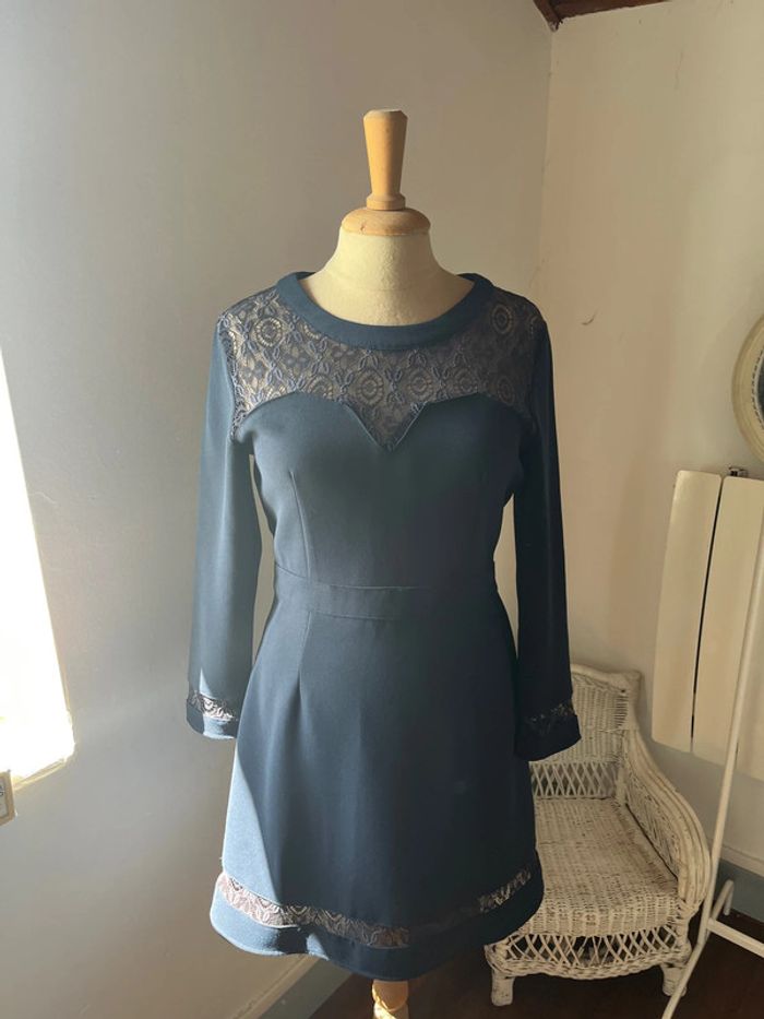 Robe chic bleue et dentelle La P’tite Étoile - taille 1 - photo numéro 2