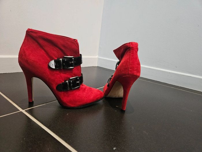 Bottines rouge talon aiguille