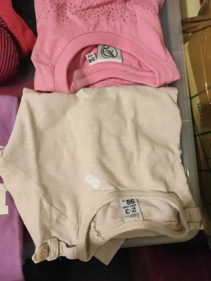 lot de vêtements 3 ans: 4 hauts et 1 bas - photo numéro 2