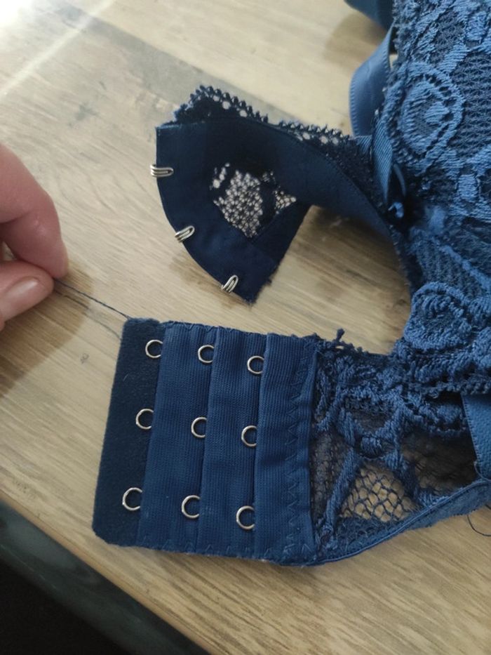 Soutien gorge bleu - photo numéro 5