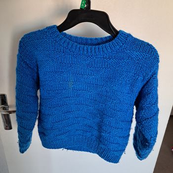 Pull hiver bleu enfant fait main 