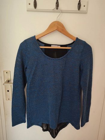 Pull léger bleu et noir en 42 Ligne à suivre