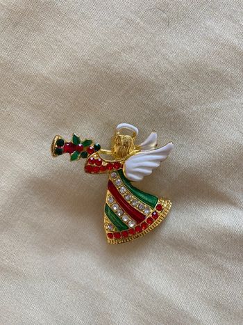 Broche ange dorée