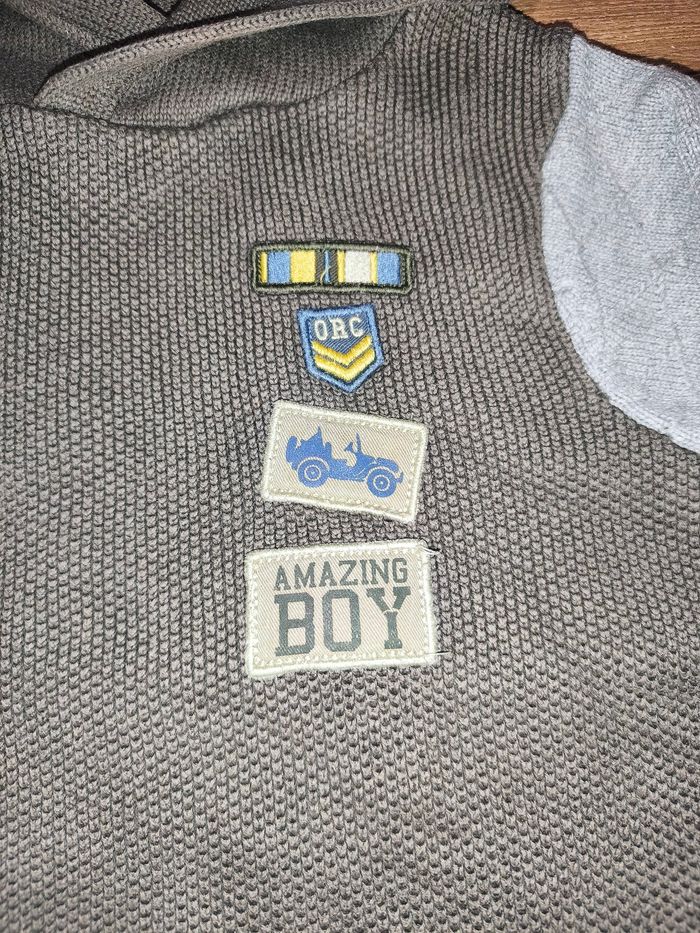 Pull a capuche - photo numéro 2