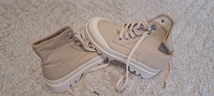 Chaussures en très bonne état - photo numéro 2