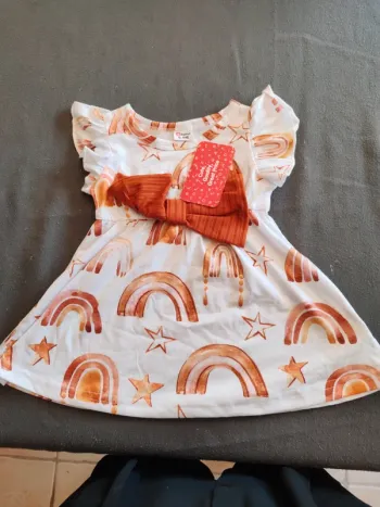 Robe neuve taille 6-9mois