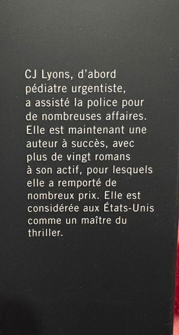 Livre « Confiance aveugle » - photo numéro 3