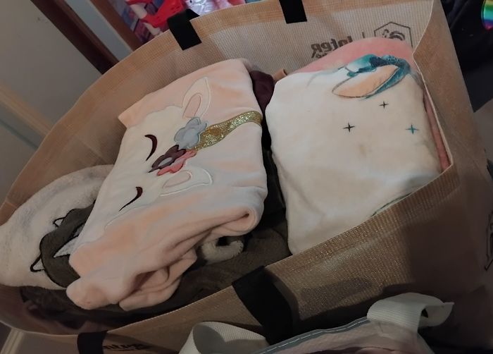 Lot de vêtements fille 3 ans divers 2 sacs cabas - photo numéro 3