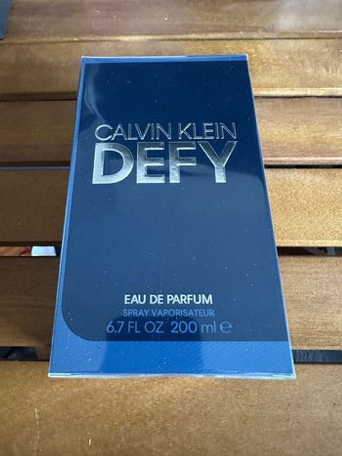 Eau de Parfum Defy de Calvin Klein 200 ml Neuf