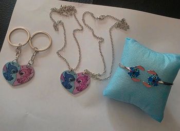 Ensemble bijoux stitch disney neuf
