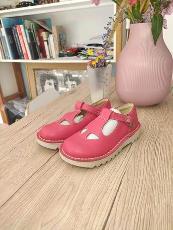 Chaussures sandales cuir kickers neuves 25 Mary Jane