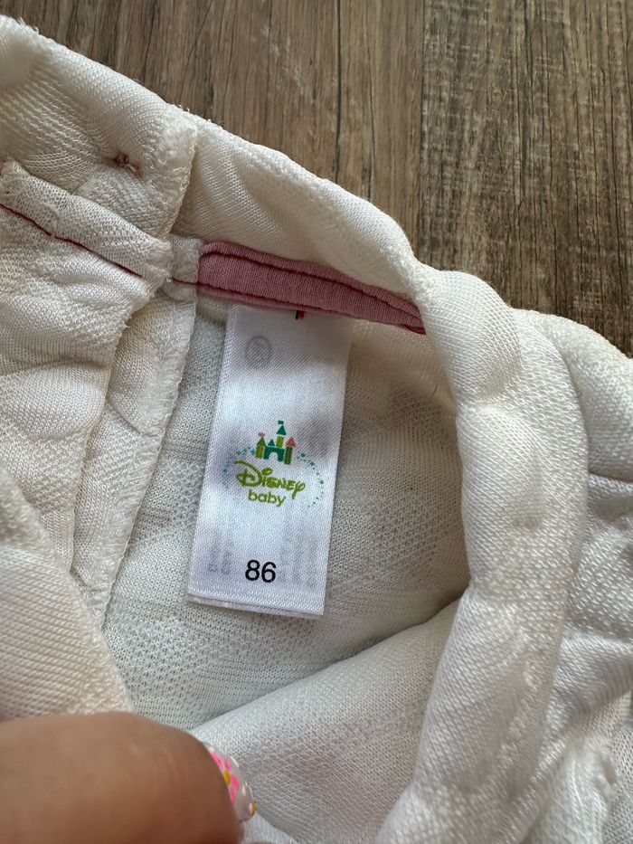 - Pull Disney - 24 mois - bon état, défaut à la manche - photo numéro 3