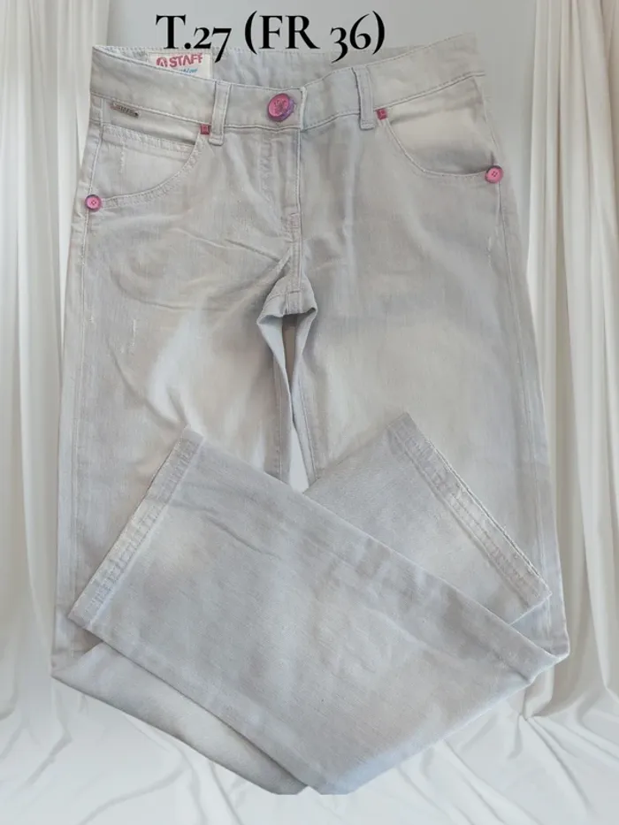 Jean femme-T27(FR36)-staff-neuf