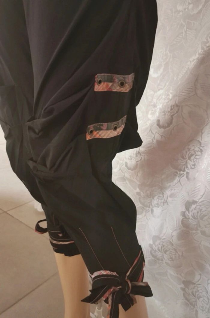Pantacourt noir et rose – Taille 36. La Mode Est À Vous - photo numéro 3