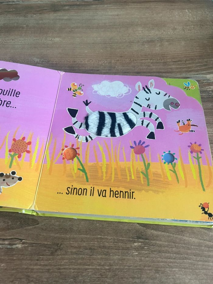 Livre à toucher ne chatouille pas le lion - photo numéro 4