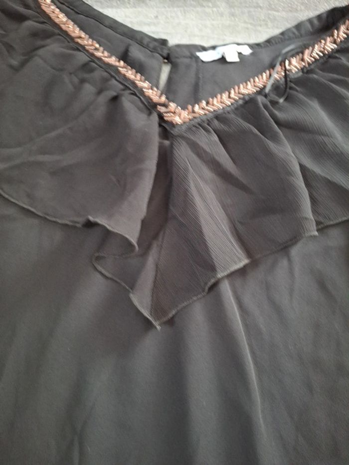 Débardeur épaule froufrou - photo numéro 3