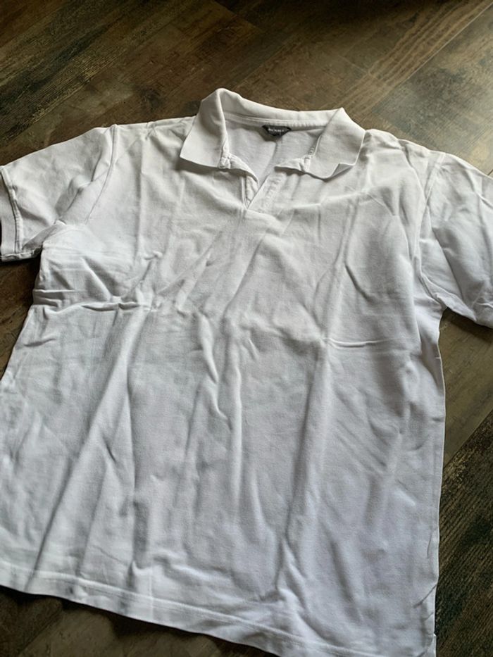 Polo blanc sans bouton - photo numéro 2