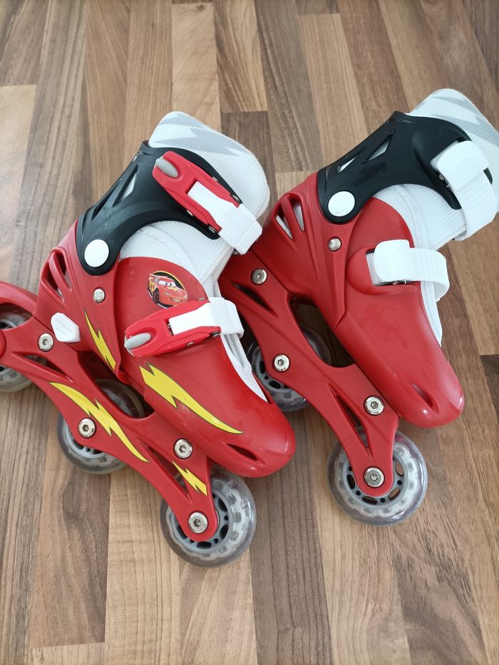 Rollers cars 27-30 blanc et rouge
