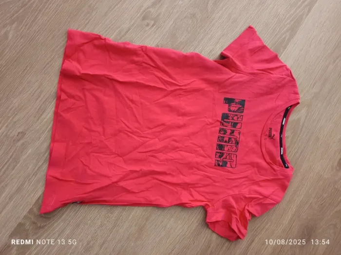 Magnifique tee shirt puma taille 8 ans