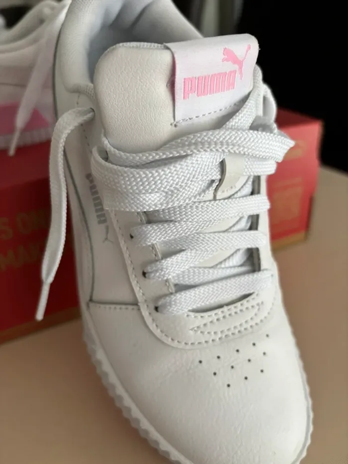Chaussures sport PUMA Carina - photo numéro 2