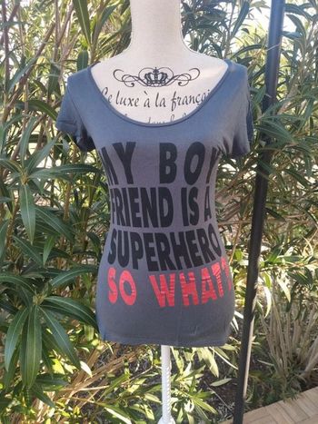 Tee shirt fin gris et impression undiz taille 38