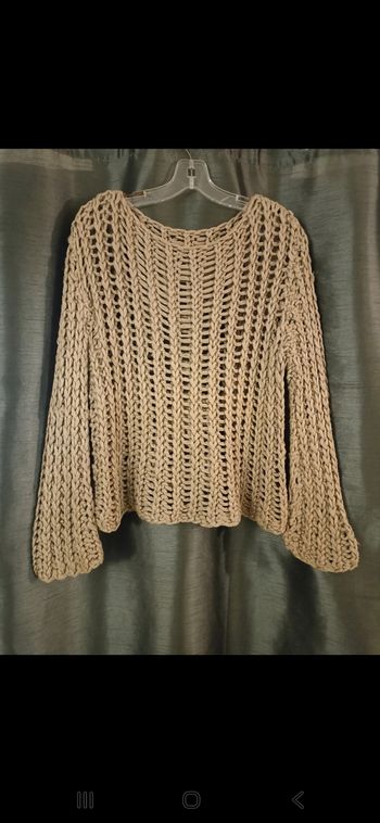 Beau pull en grosse laine ajourée