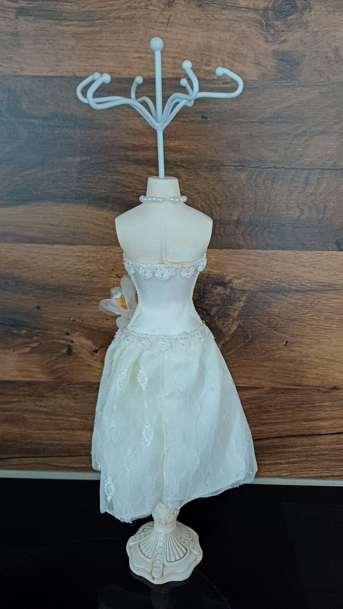 Porte-bijoux buste de femme - photo numéro 2