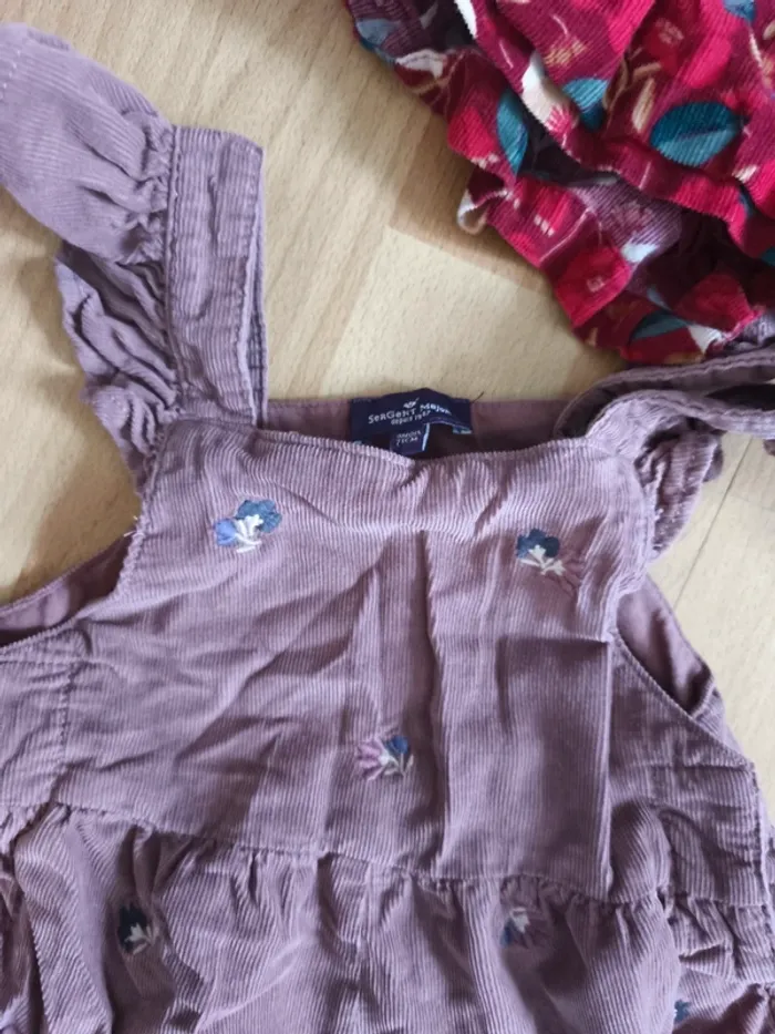 Lot 2 robes , 1 combishort et 1 gilet - photo numéro 2