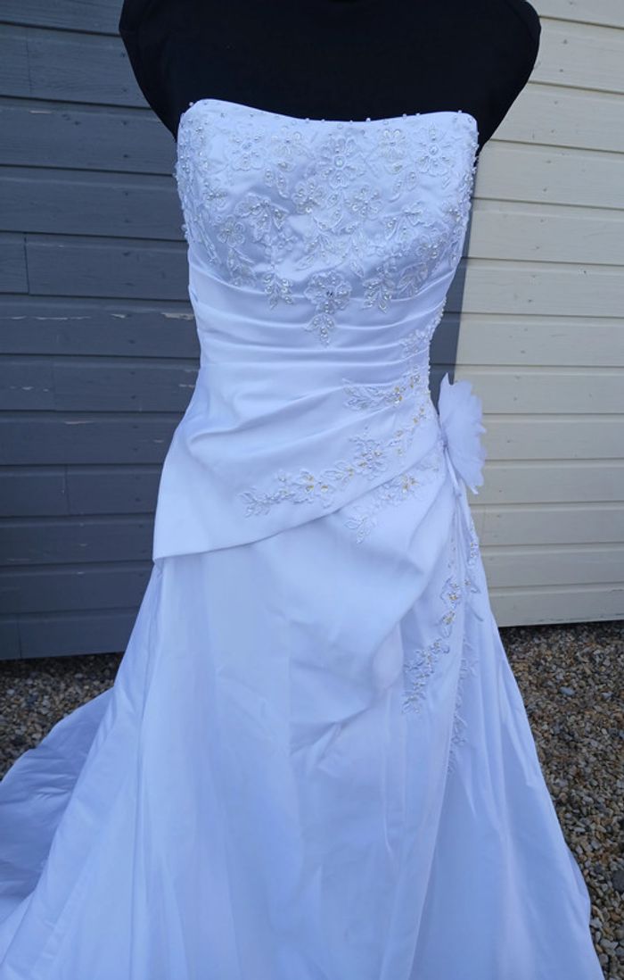 robe de mariée taille 38/40 - photo numéro 4